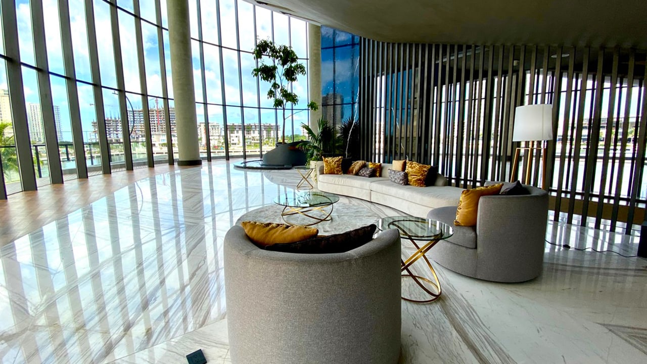 Shark Tower Puerto Cancún