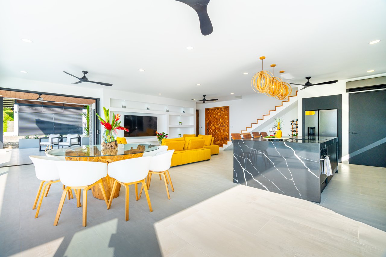 Luxury 4-Bed Home with Ocean & Jungle Views in Ojochal