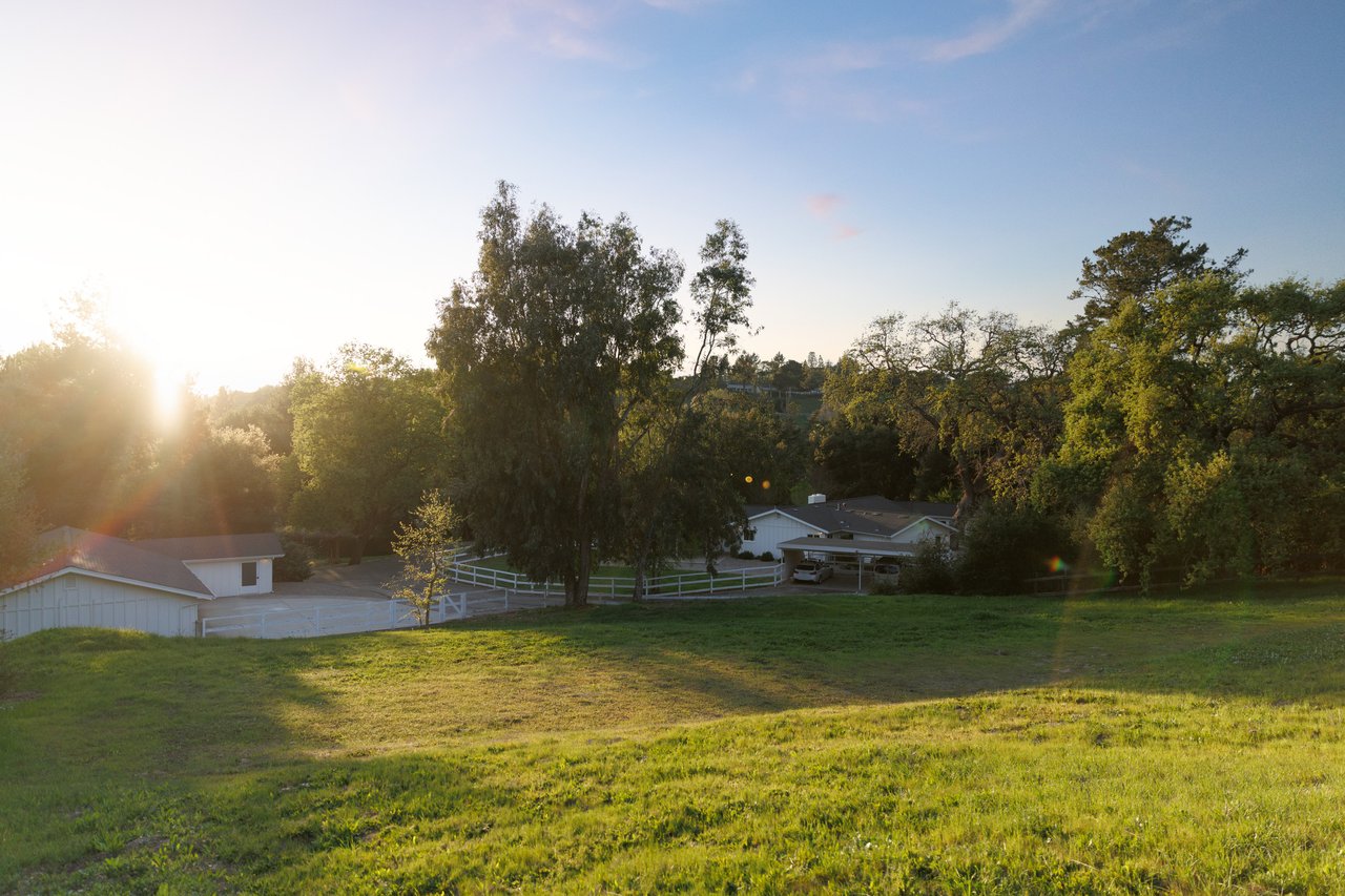Private Mini Estate on 3+ Acres