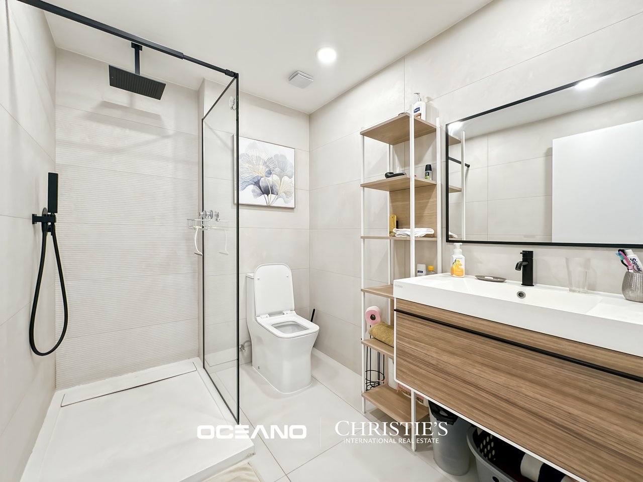 THE HILLS RESIDENCE - 1-Bedroom Apartment with Lagoon View 