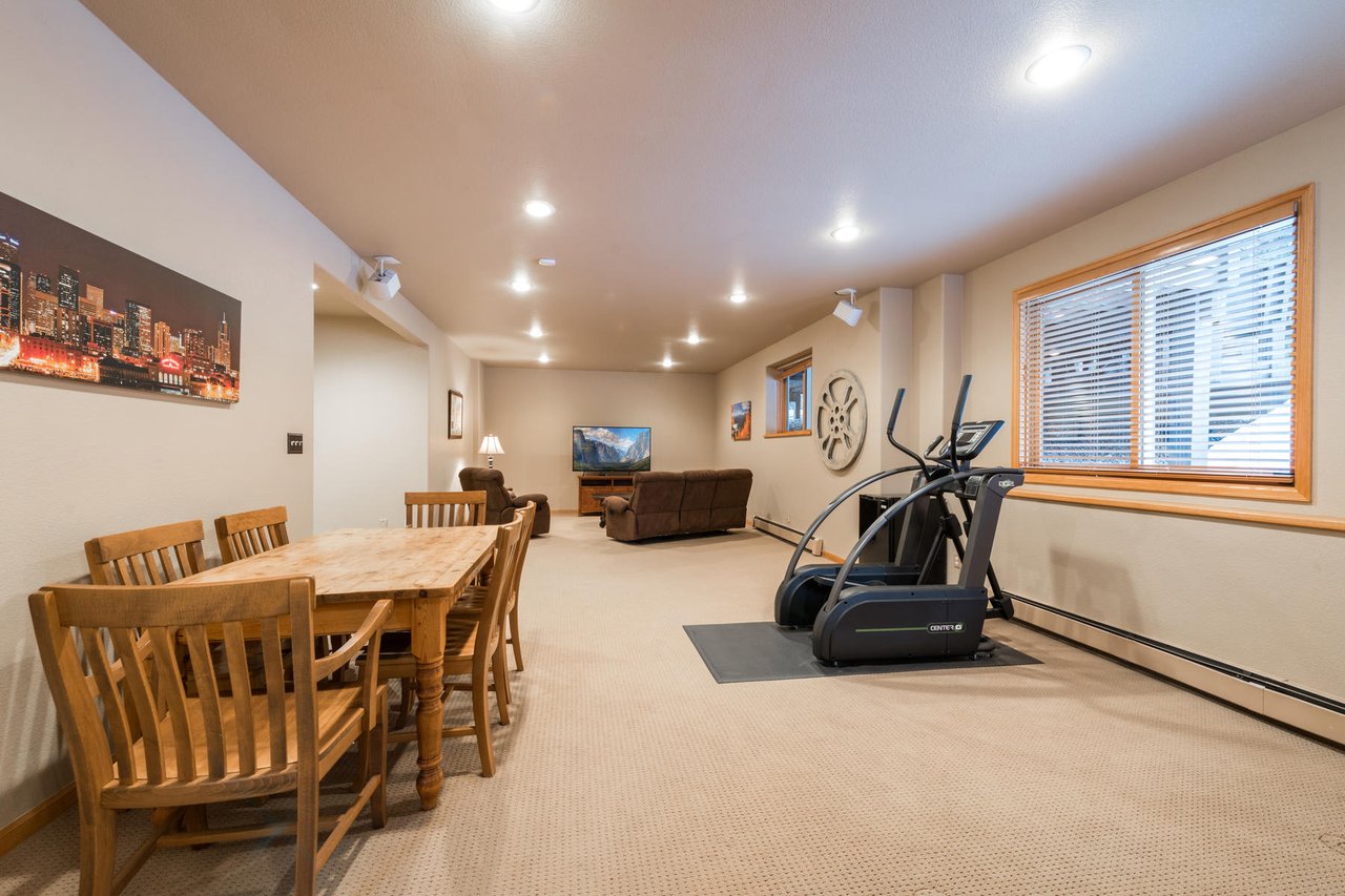 1439 Belford