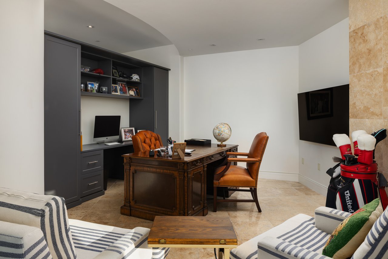 2402 E ESPLANADE Lane PH2