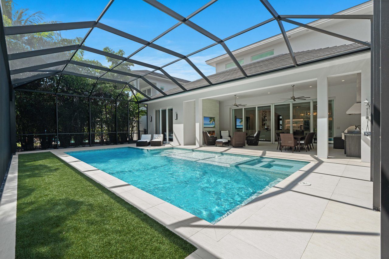 Windward Isles - Backyard