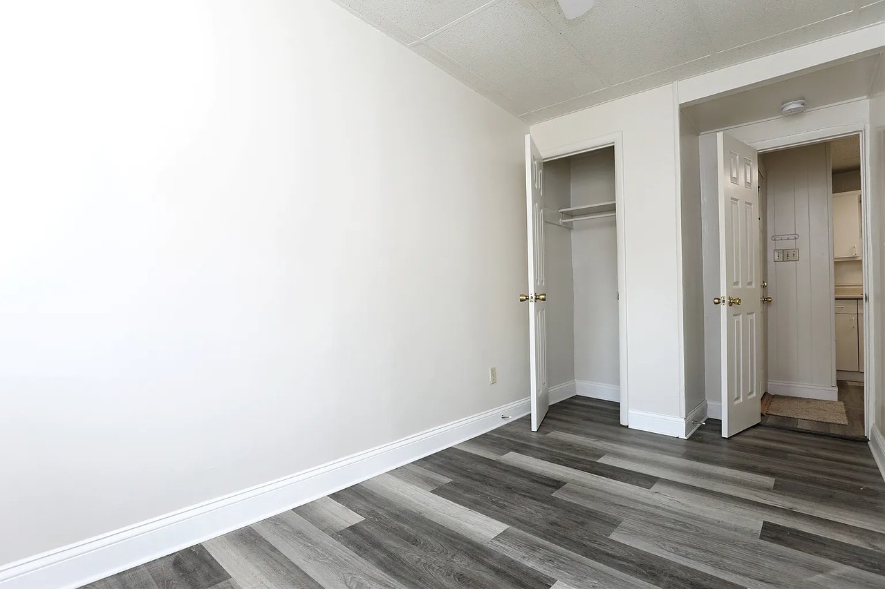 14 Ravine St APT 2