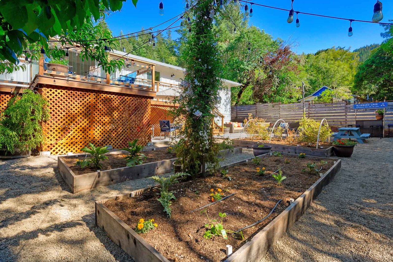 60 Oak Grove Avenue, Woodacre