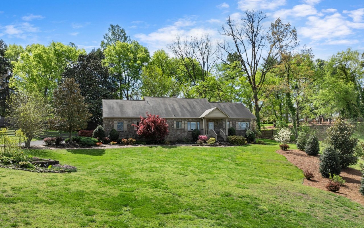 Wallace Luxury Spotlight | 6606 SW & 0 Holt Lane Knoxville, TN 37919