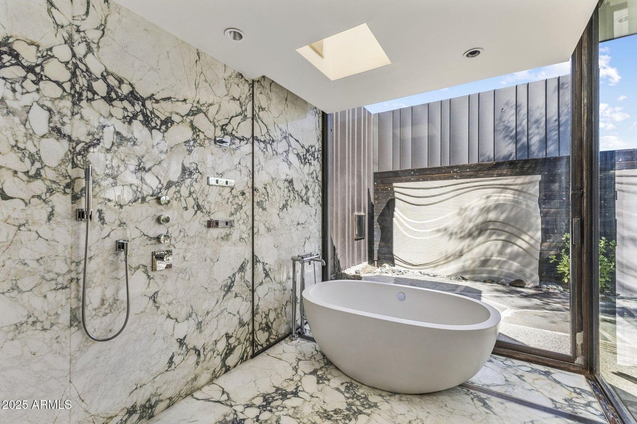 3700 E CAMINO SIN NOMBRE