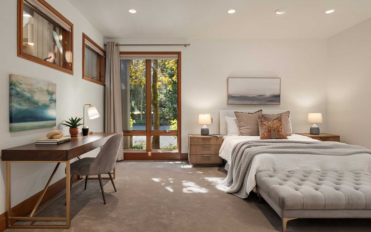 Northwest Contemporary Style on Mercer Island’s Cherished North End