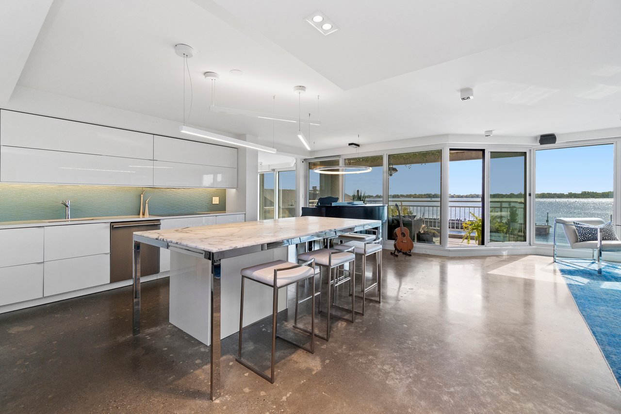 251 Queens Quay W #308