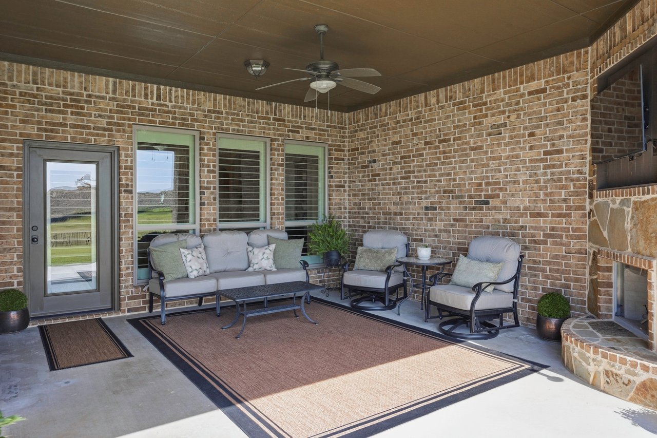 Gated Community Minutes from Eagle Mountain Lake!