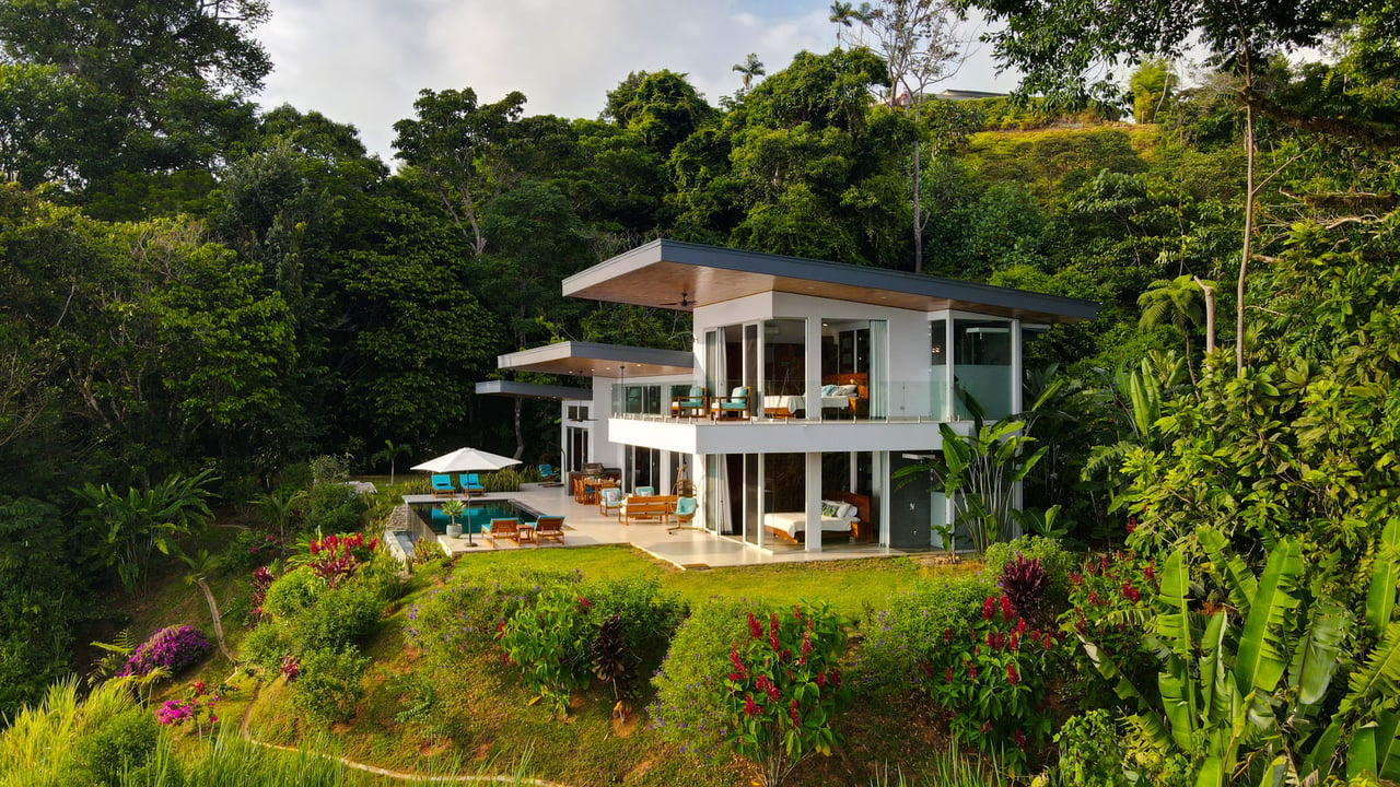 Modern House with Ocean view in Costa Verde Estates