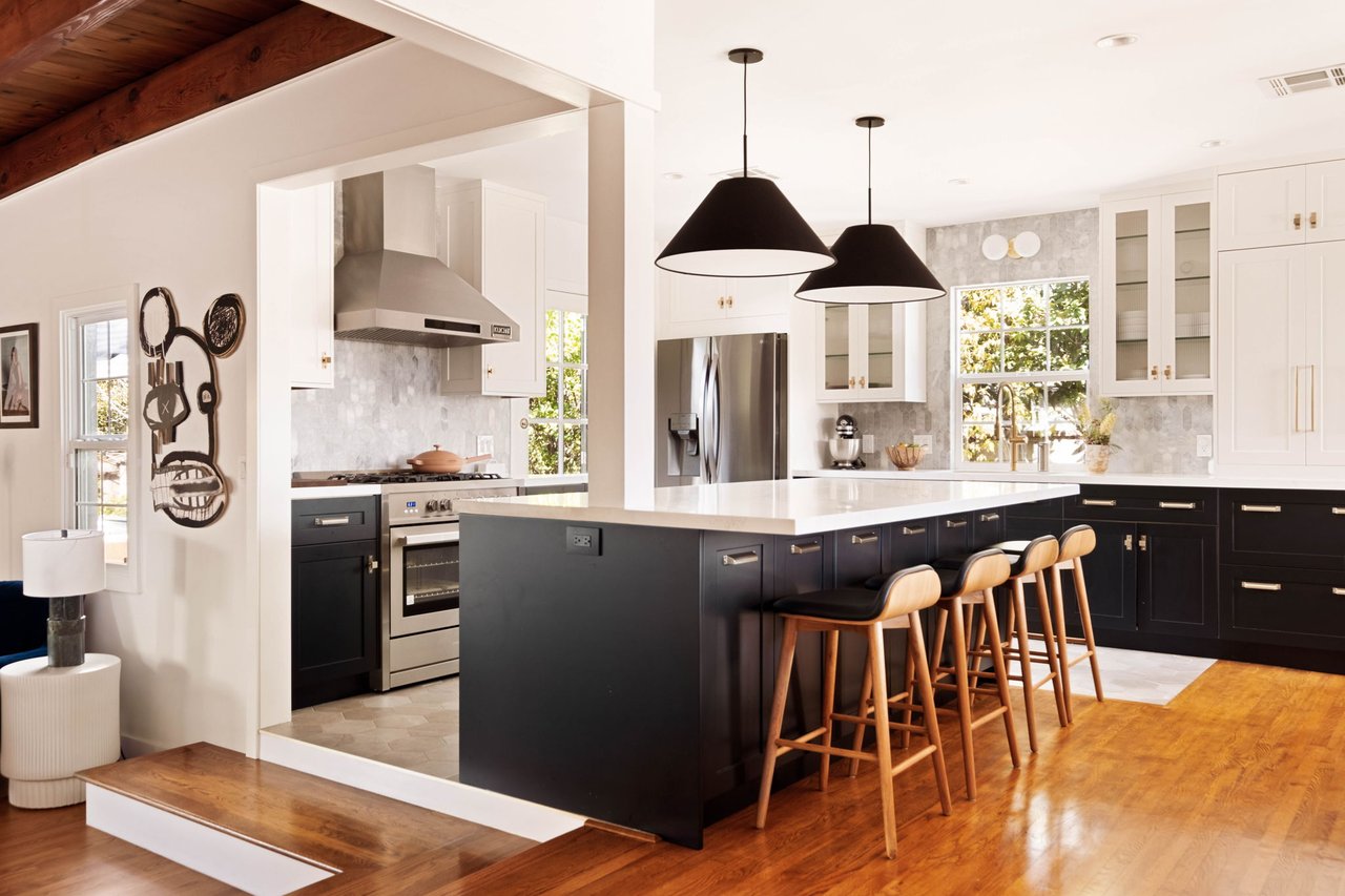 Effortless California Living in This Tarzana Ranch