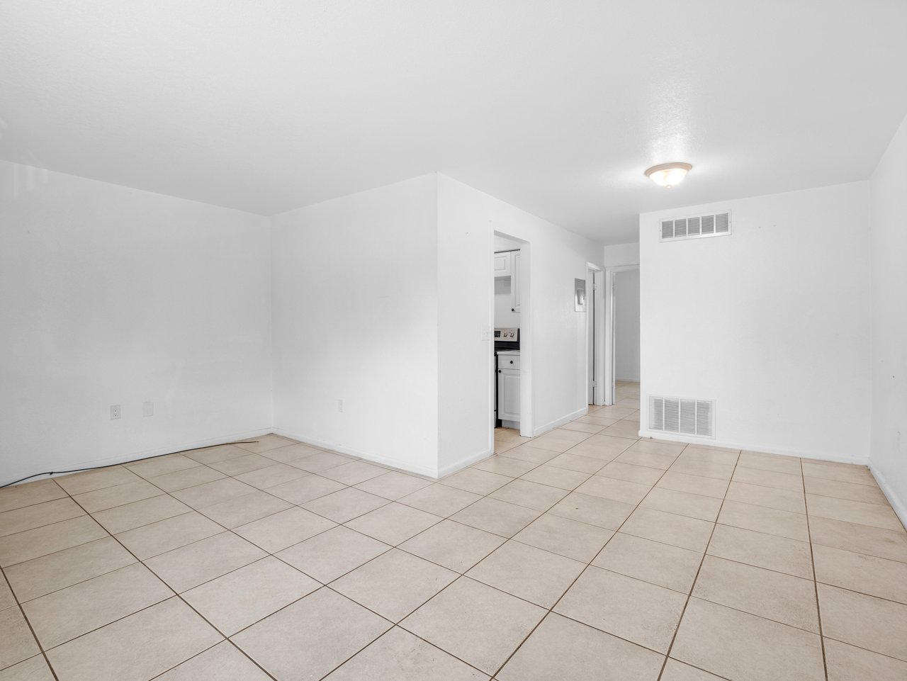 85,87,89 NW Irwin Ave