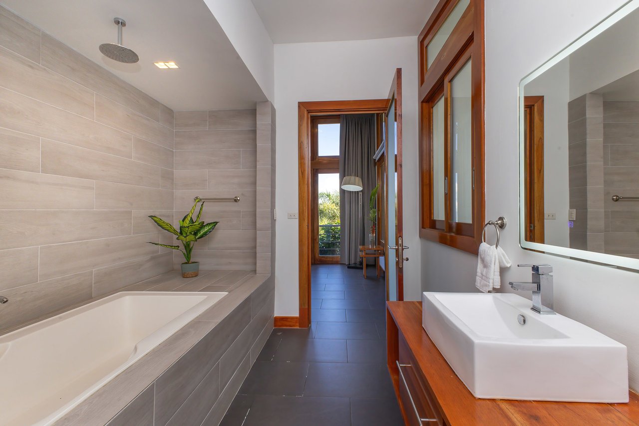 Luxurious Mountain Villa Retreat, Perez Zeledon, San Jose