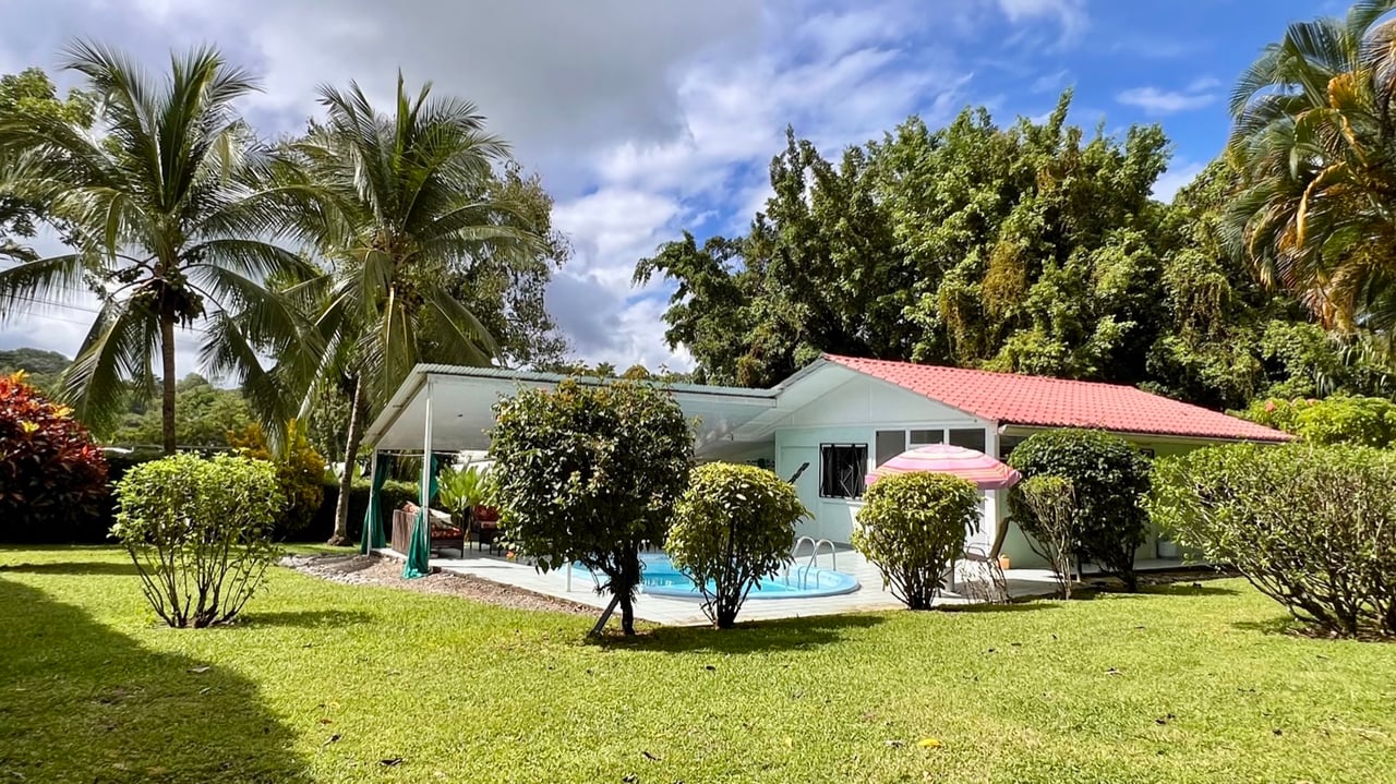 Home, 2 Rental Cabinas & Expansion Potential in Ojochal