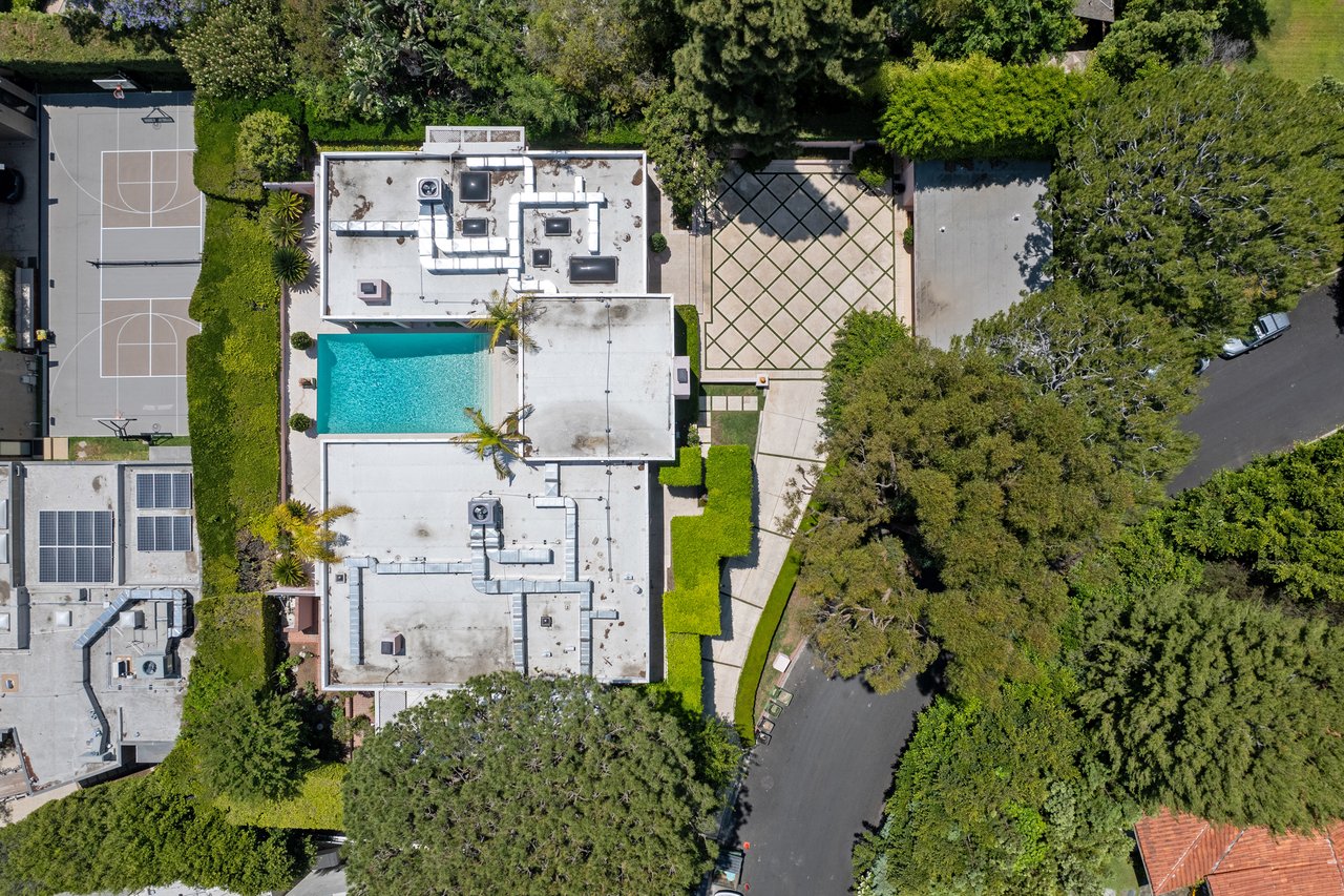 9032 Thrasher Ave, sunset strip