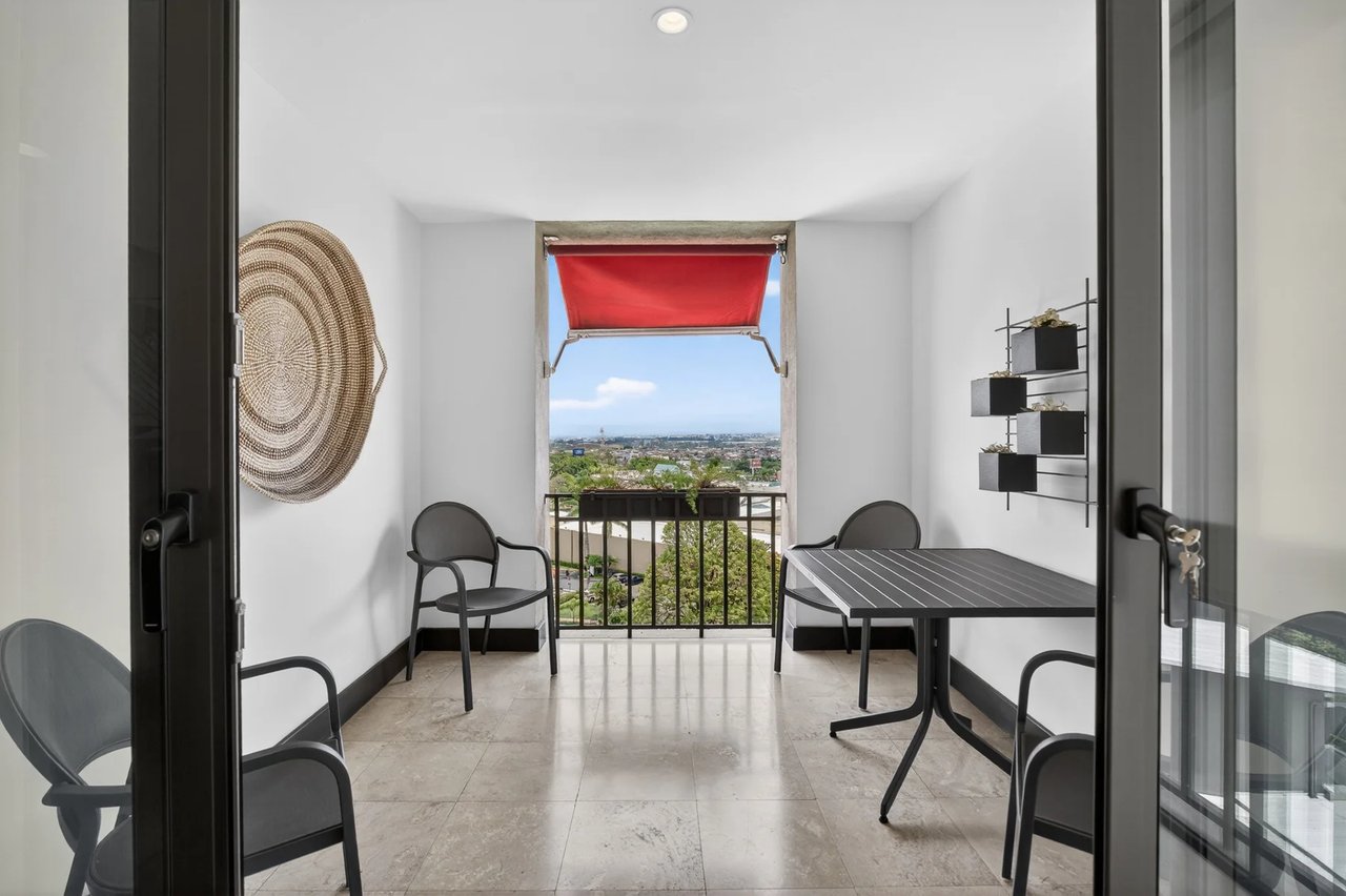 Cathedral Ceiling Luxury Penthouse, Escazu, San Jose