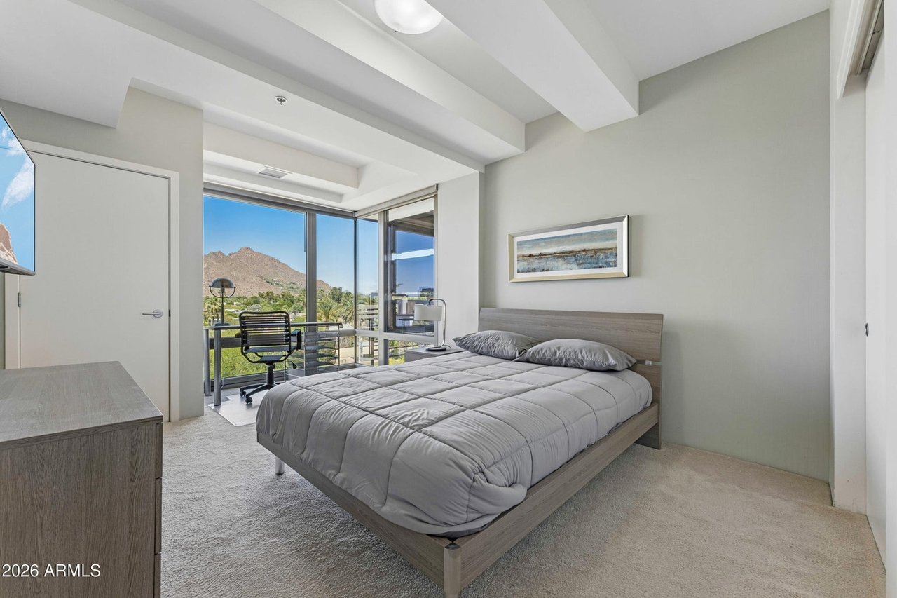 7117 E Rancho Vista Dr, #5001