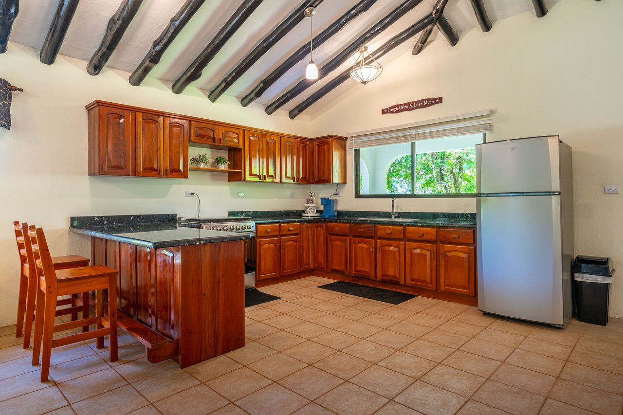 Beautiful Casa Tucán Escape, Tres Rios,  Gorgeous Mountain View with Room to Build!