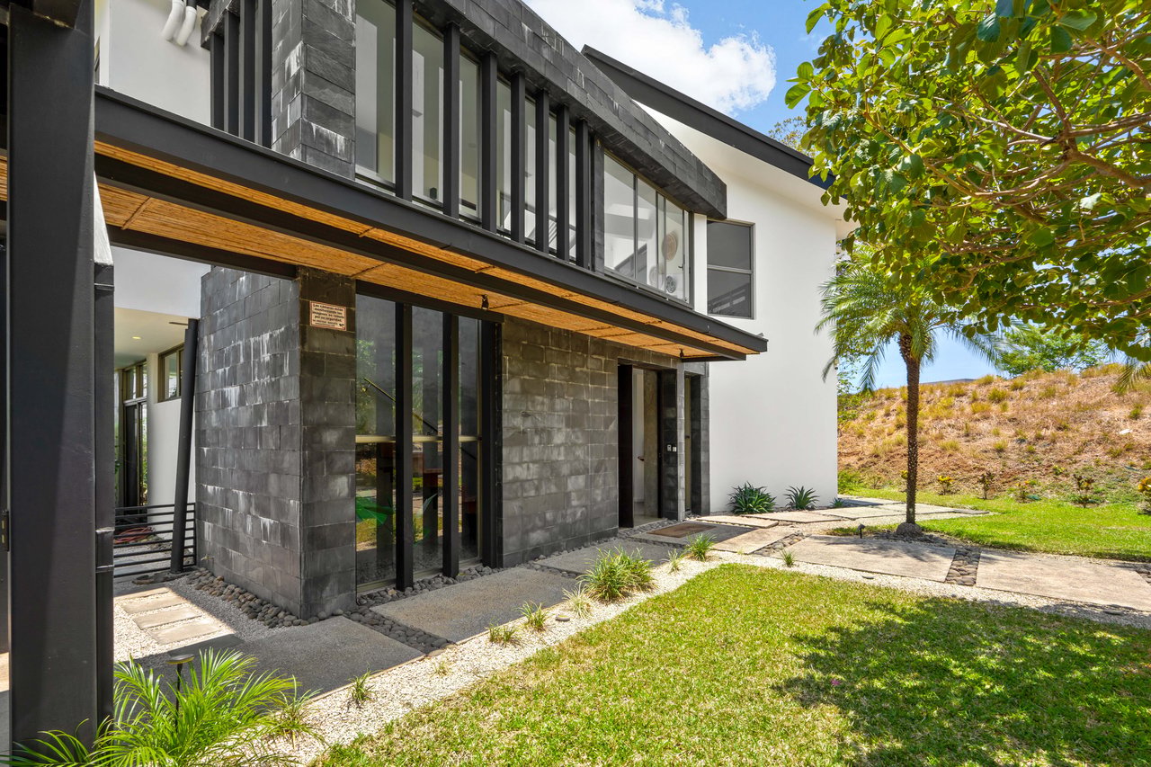 Casa Hijau | Modern Ocean-View Surf Home in Marbella