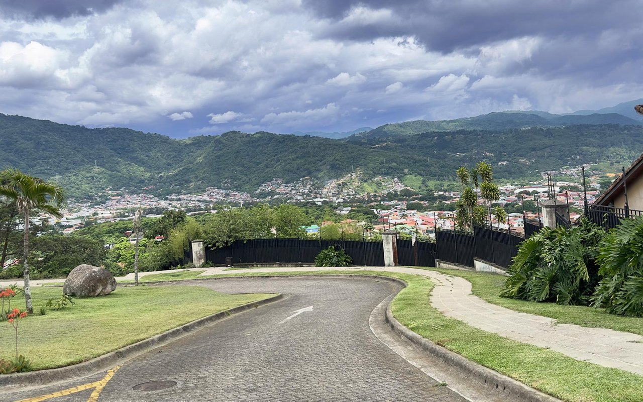Colinas de Montealegre