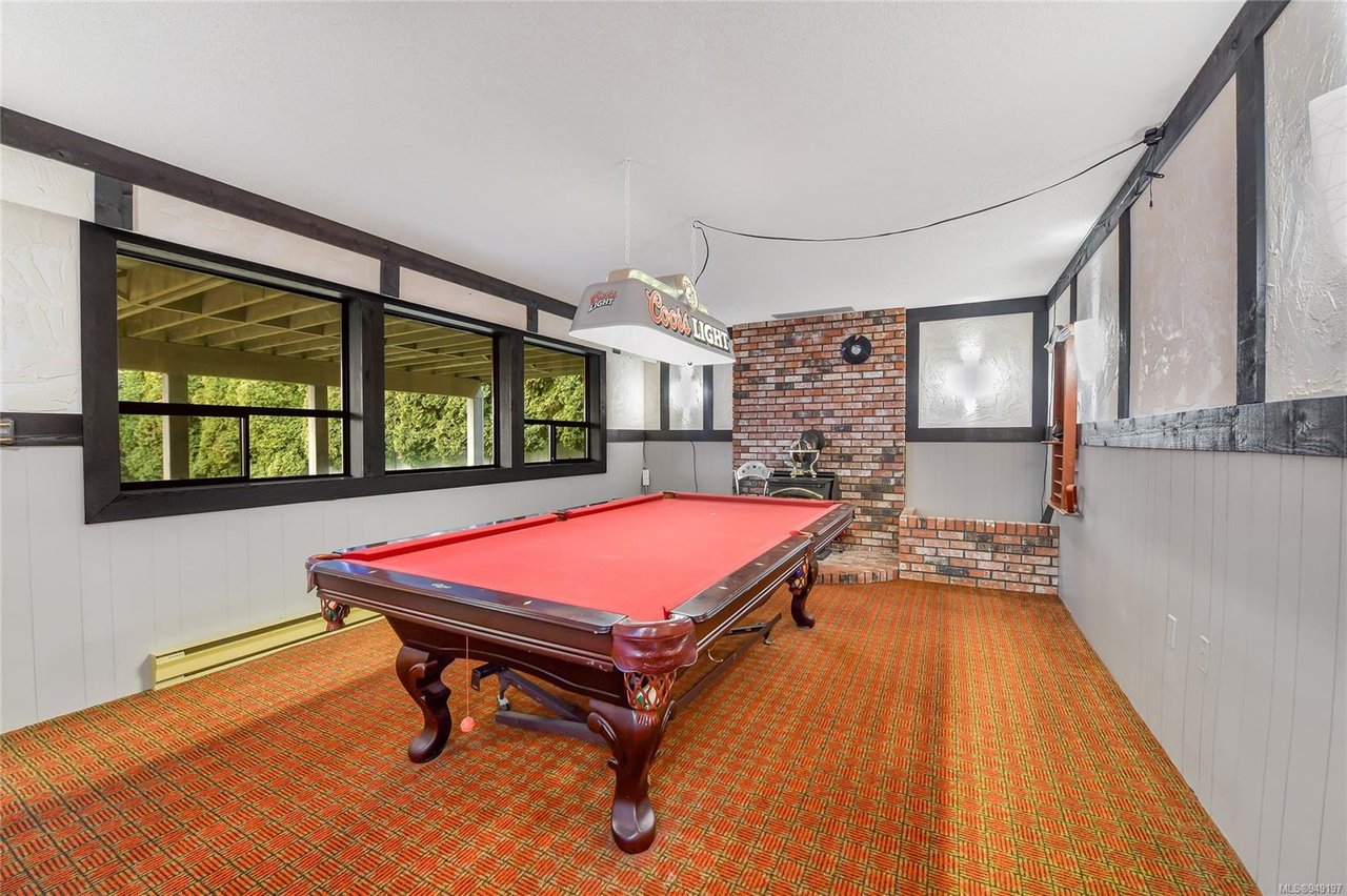 879 Denford Cres