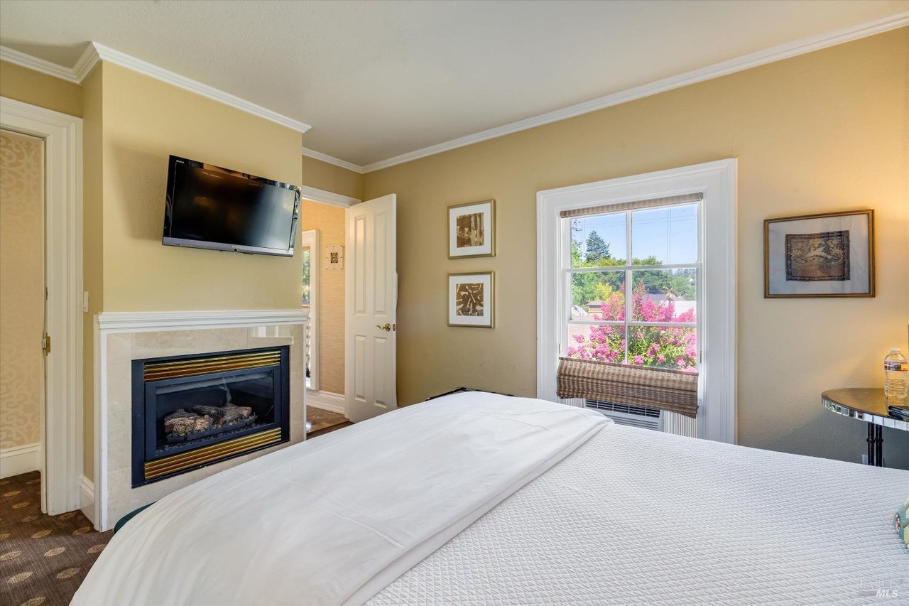 1139 Lincoln Ave, Calistoga