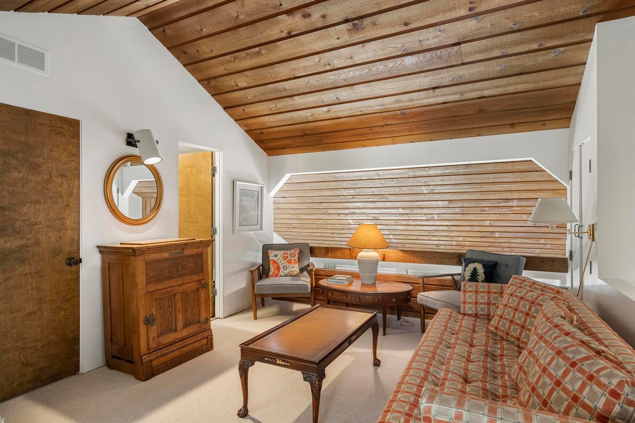 Wildwood Condo, Walloon Lake