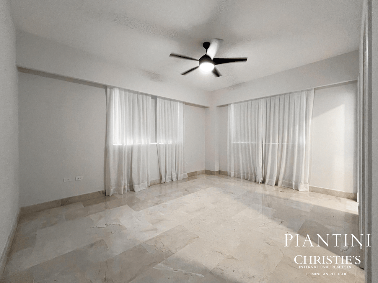 Piantini Condo, Santo Domingo.