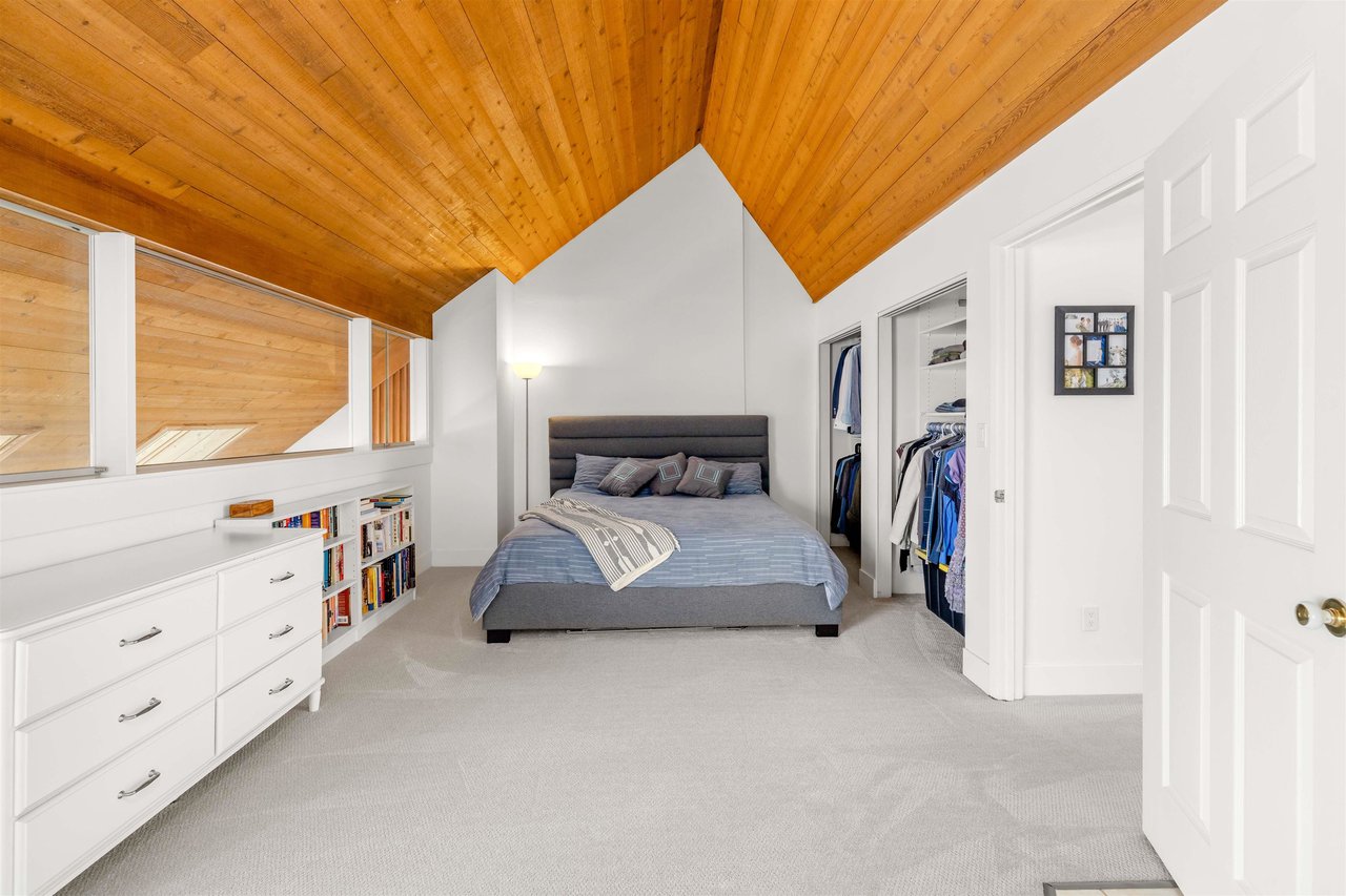 9-4957 Marine Dr