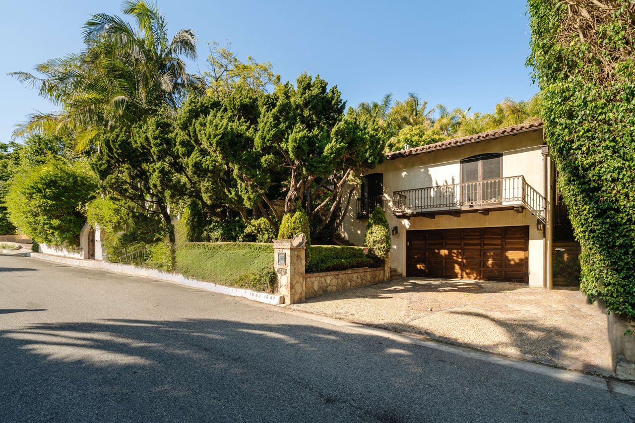 1642 N Beverly Dr