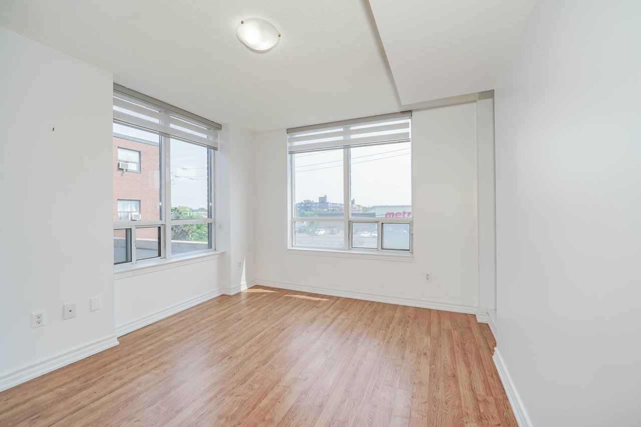 2772 Keele St 303