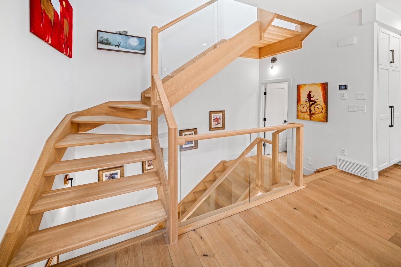 810 3rd Street Unit: 4