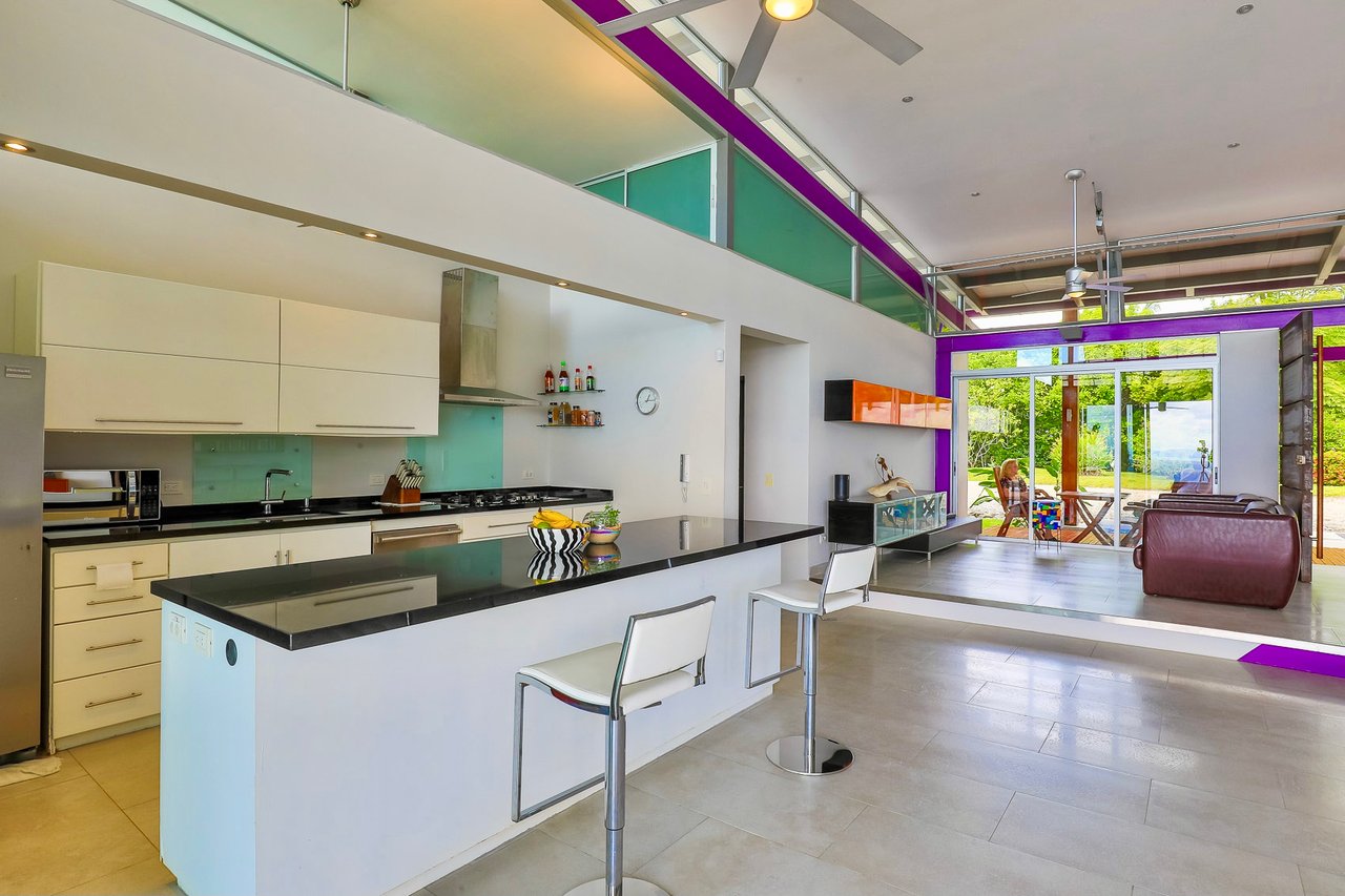 Bauhaus Modern Infinity Pool Home, Ojochal, Puntarenas