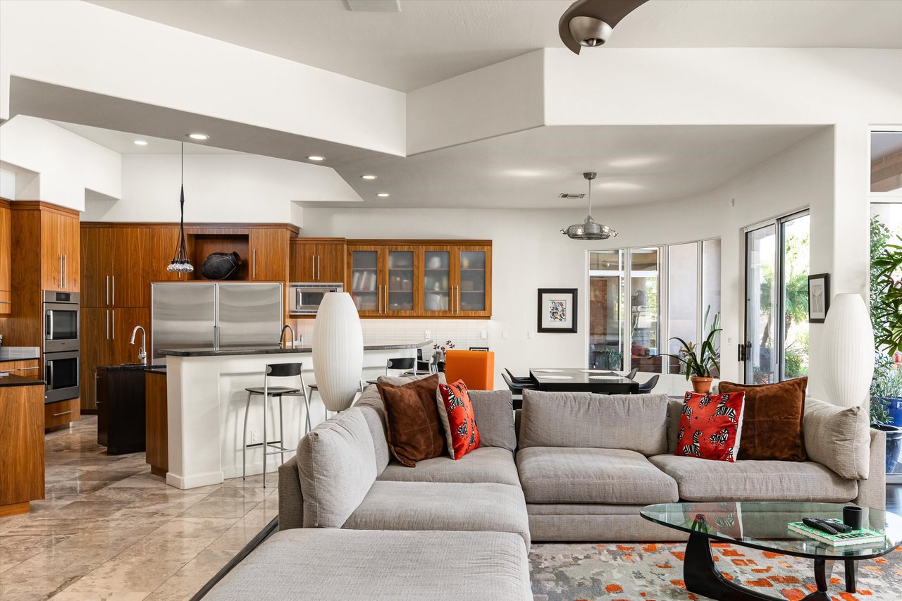 7124 E FOOTHILL Drive