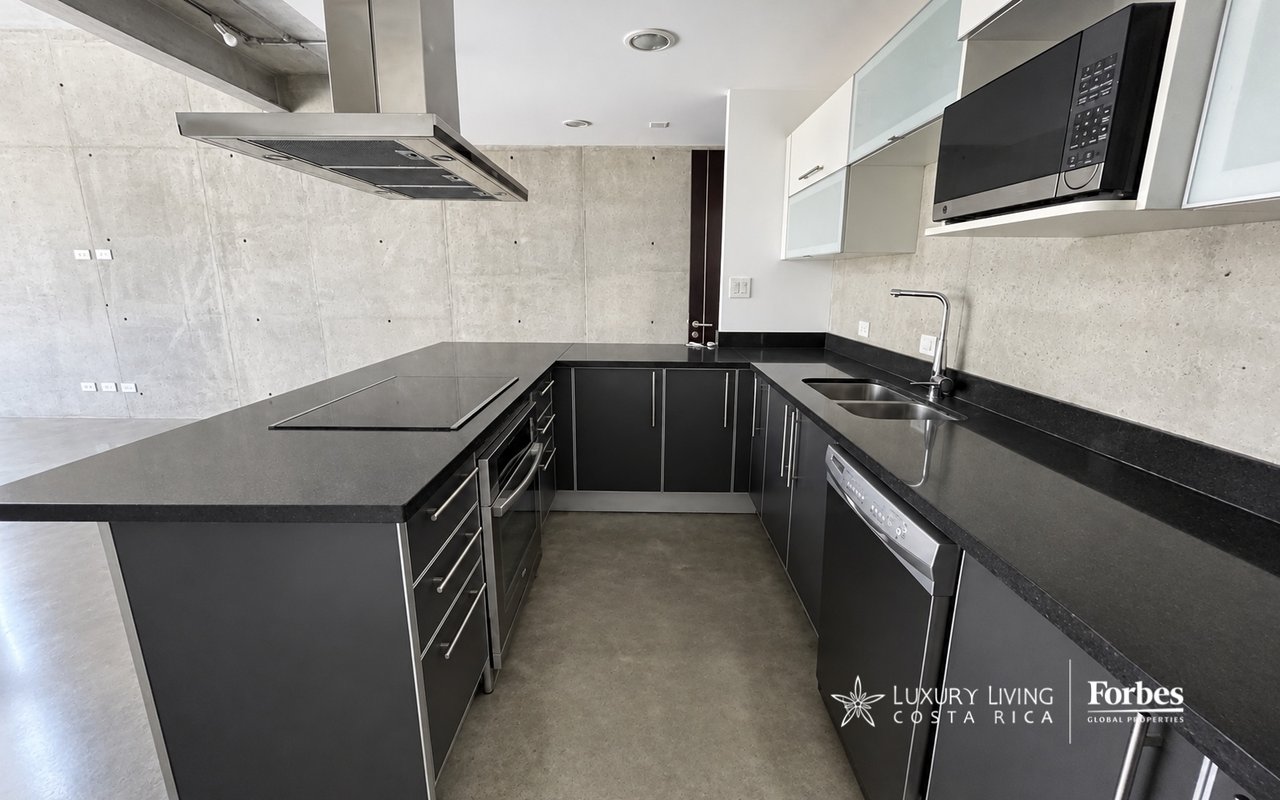 21308 - Two level Loft-style Apartment on Avenida Escazú