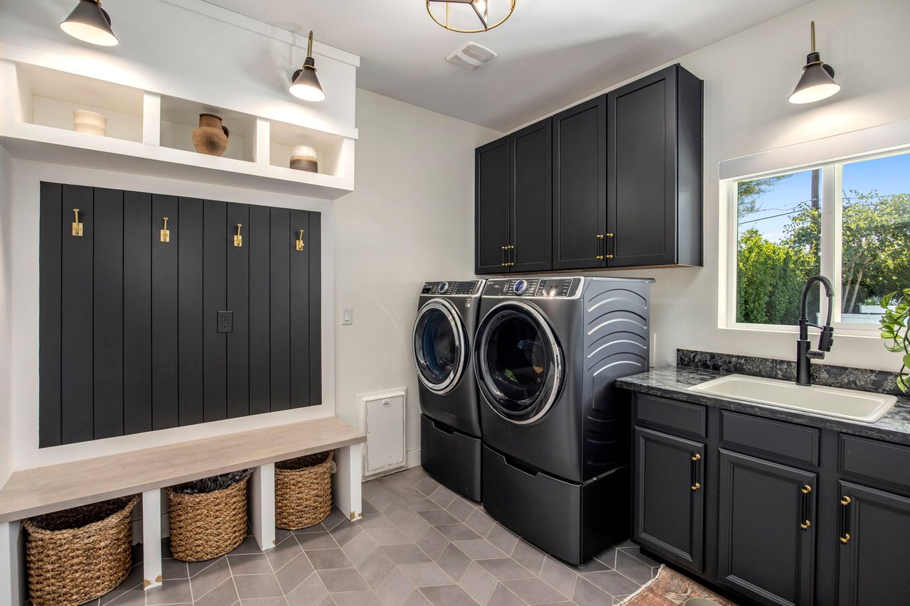 4119 E Indianola Ave