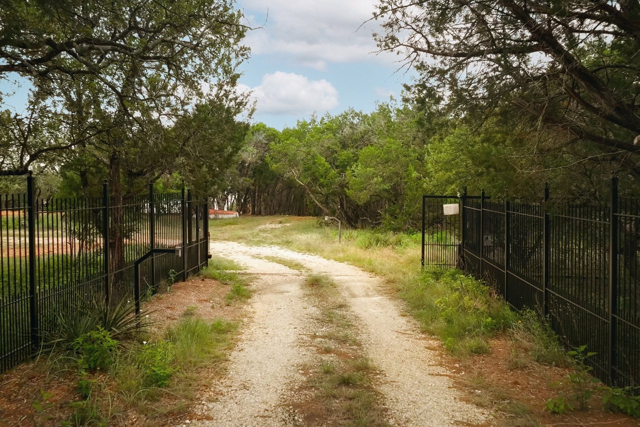 7100 Comanche Trail