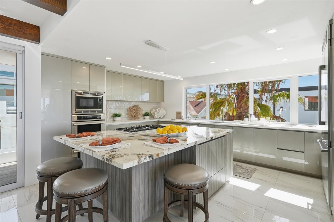  Steps from the Sand & Panoramic Views in Manhattan Beach