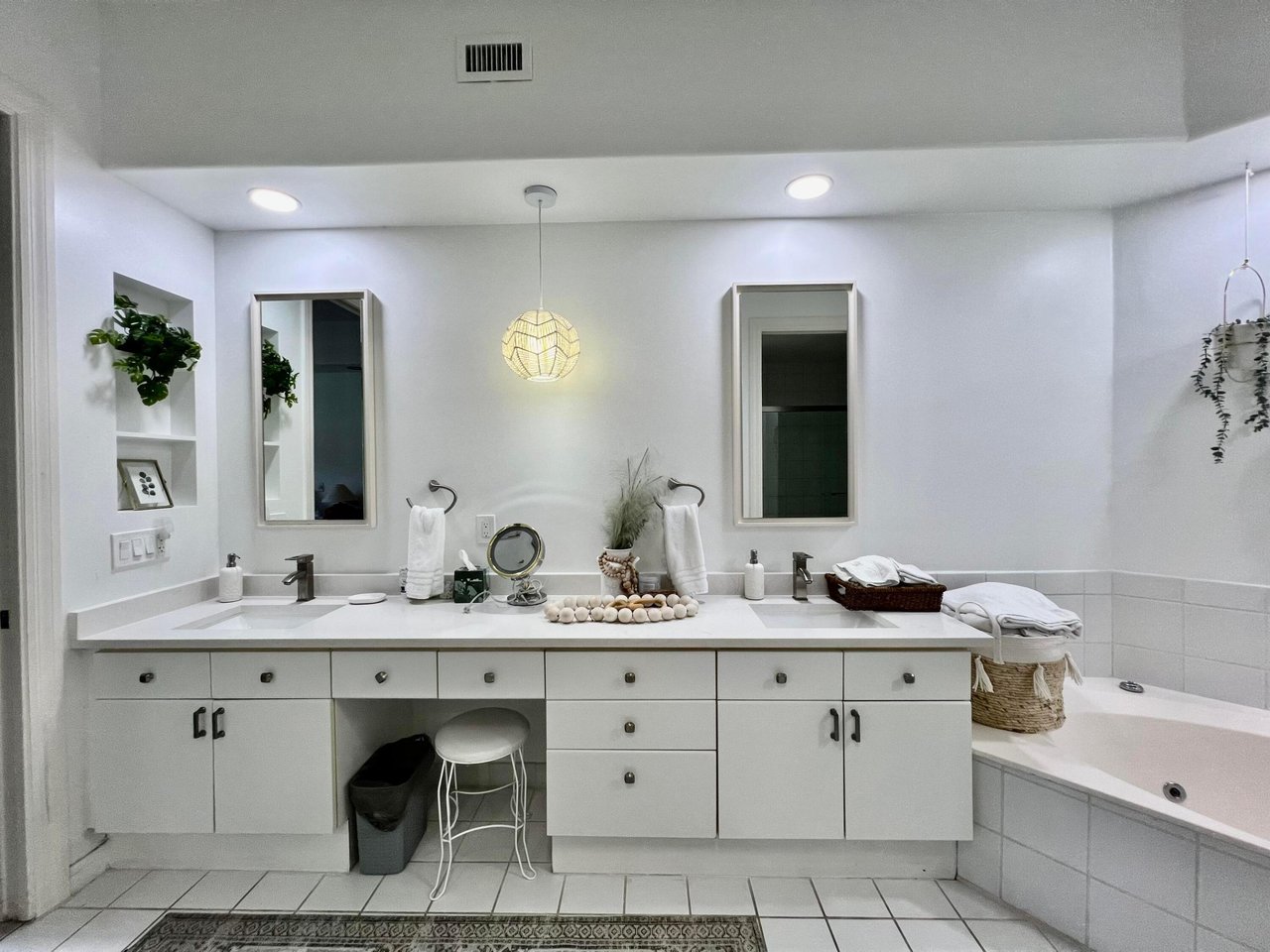 2431 NW 59th St 404