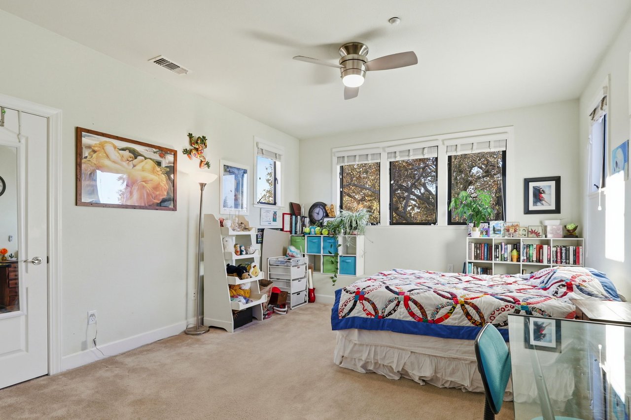 409 Spruce Ln, Palo Alto