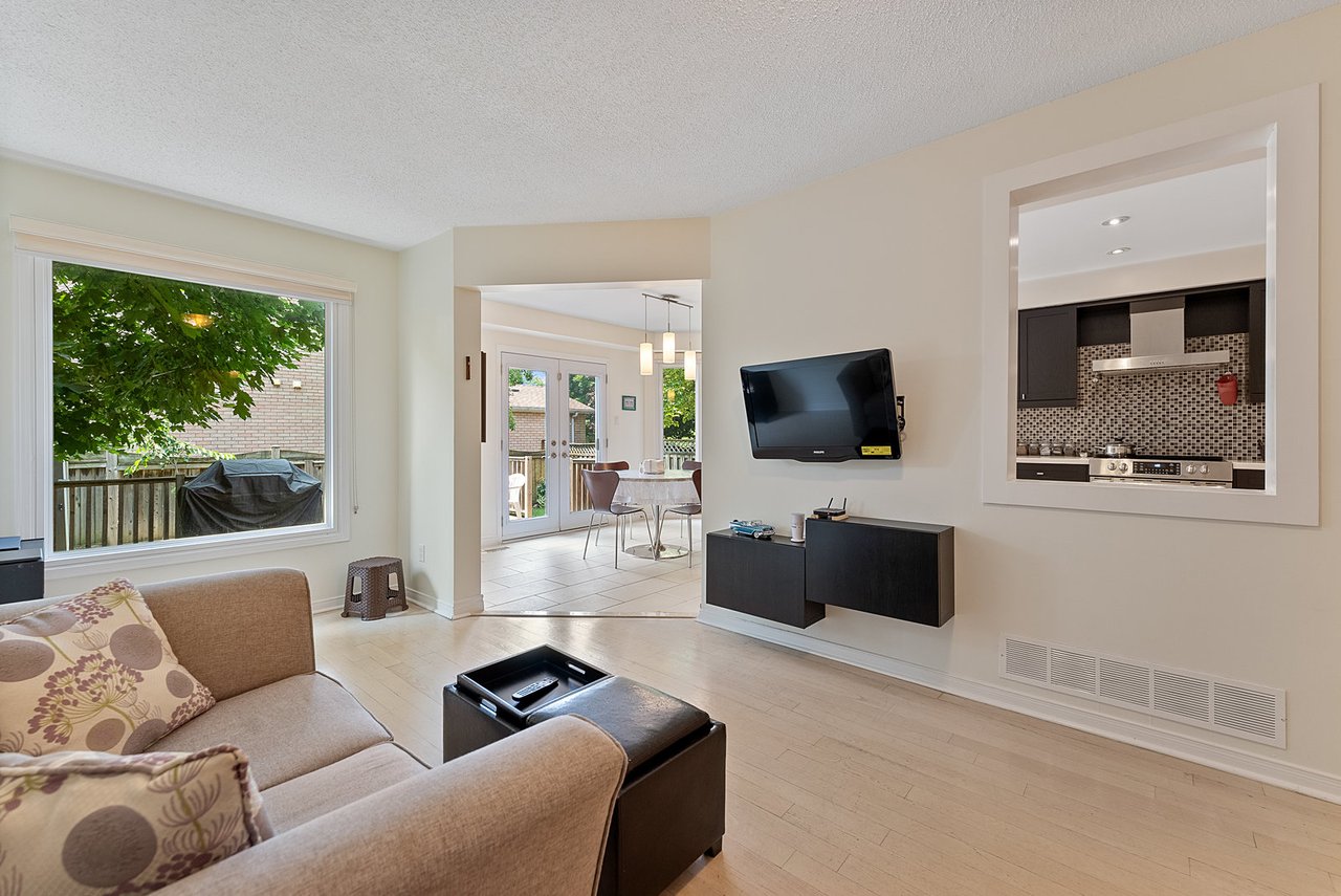 28 Thornway Ave