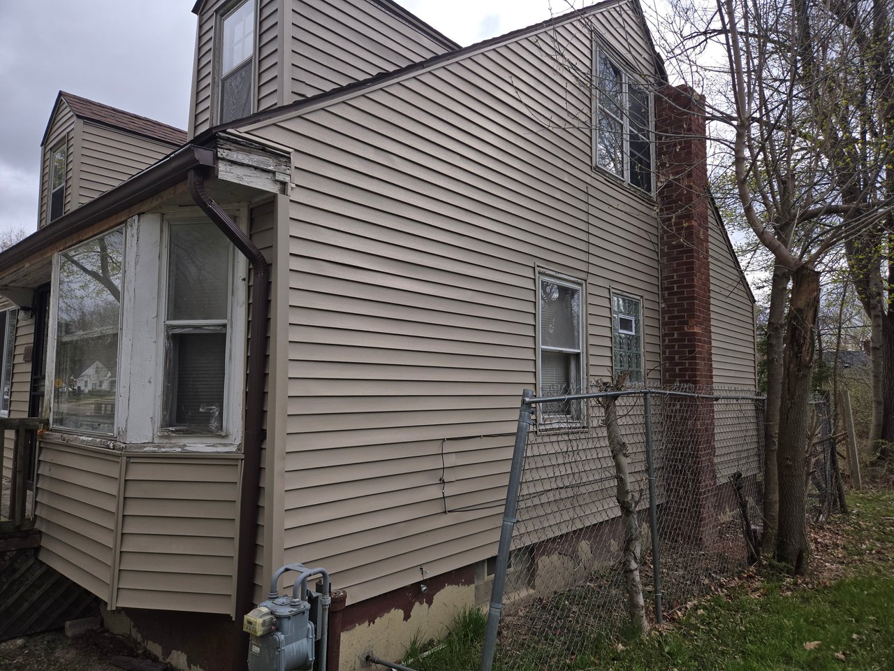 12020 Stout St