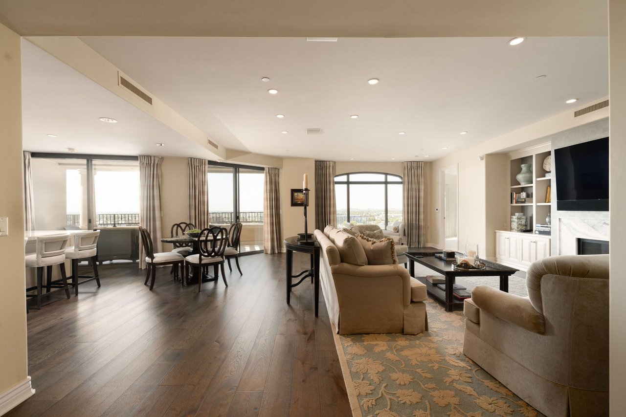 7181 E Camelback Road, 1105