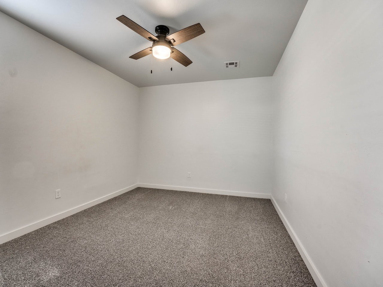 1218 Kingston Rd 