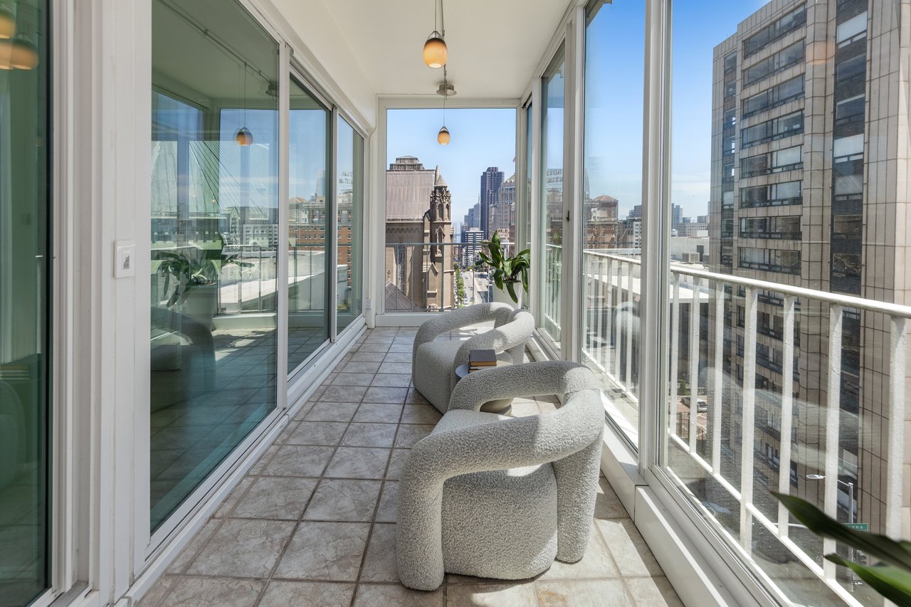 Renovated Corner Three-Bedroom at 1200 California