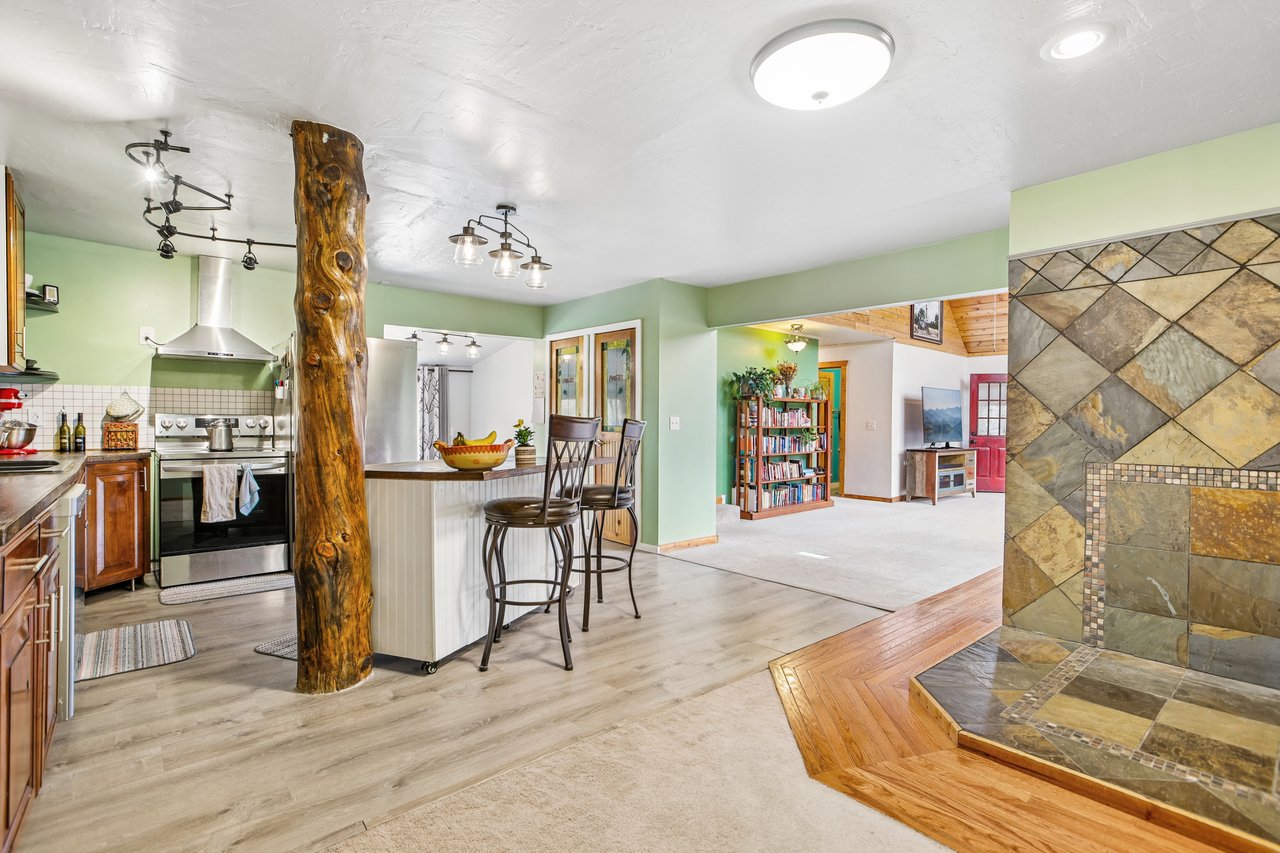 1538 Country Cir