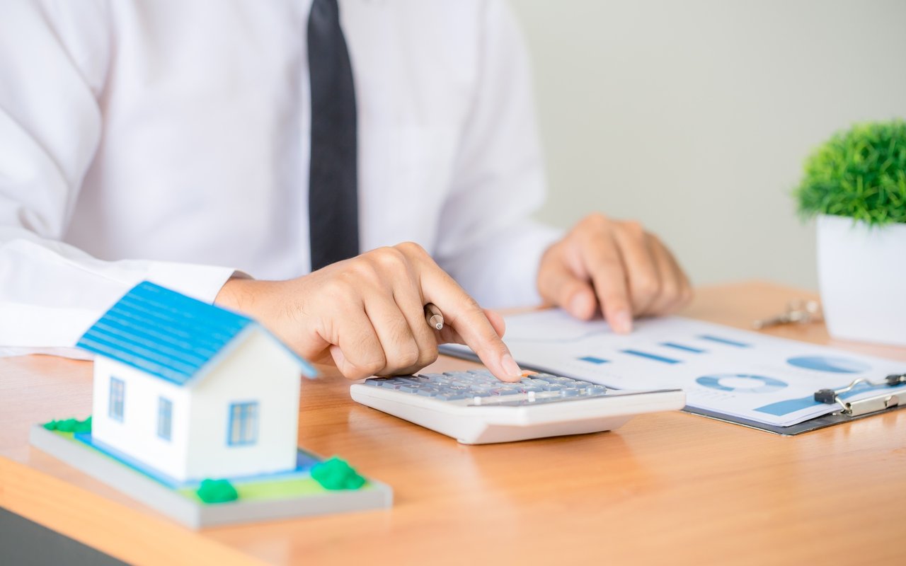 Stop Believing These 6 Common Pricing Myths When You Sell Your Home