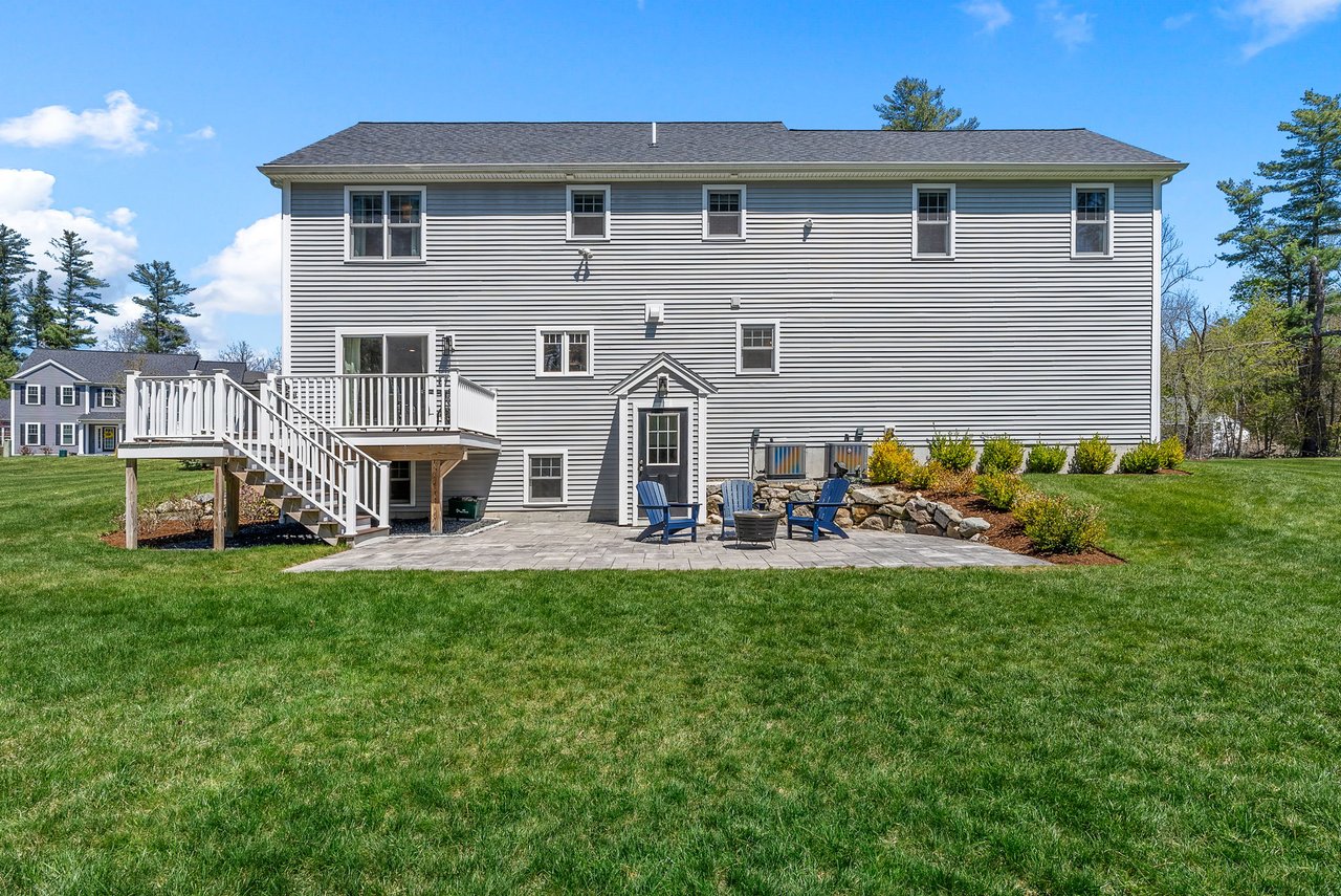 11 Lisa Ln Pembroke, MA 02359