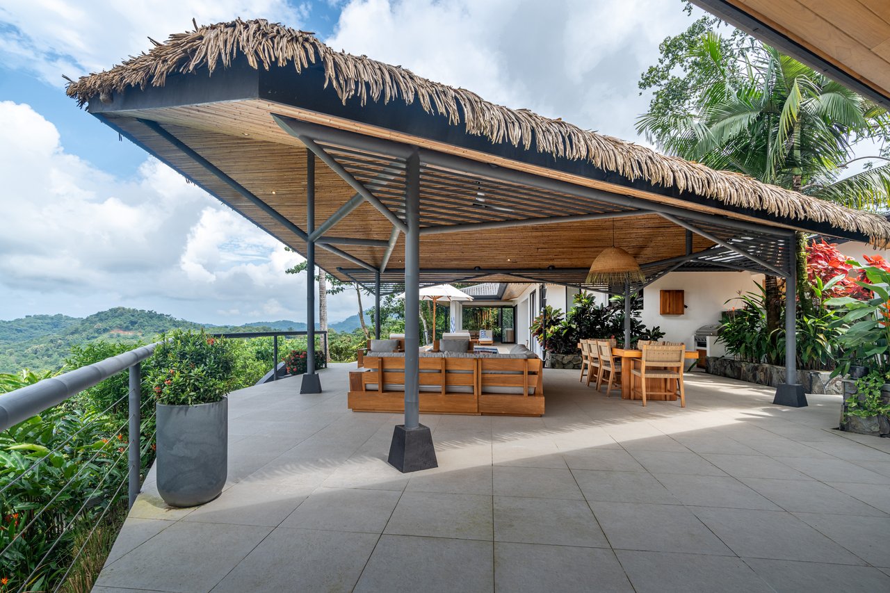 Casa Amarilla – Oceanfront Luxury Meets Sustainable Living in Tres Rios